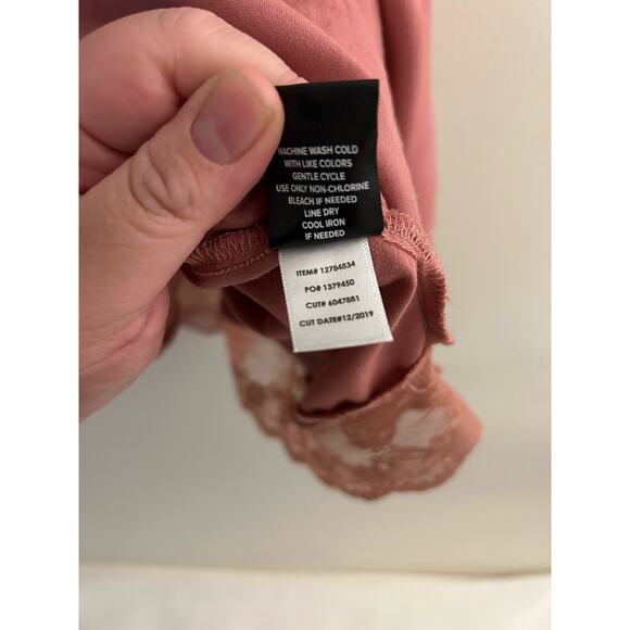 Torrid Dusty Rose Challice Cold Shoulder Button Blouse Plus Size 3X 22/24 - Picture 11 of 11